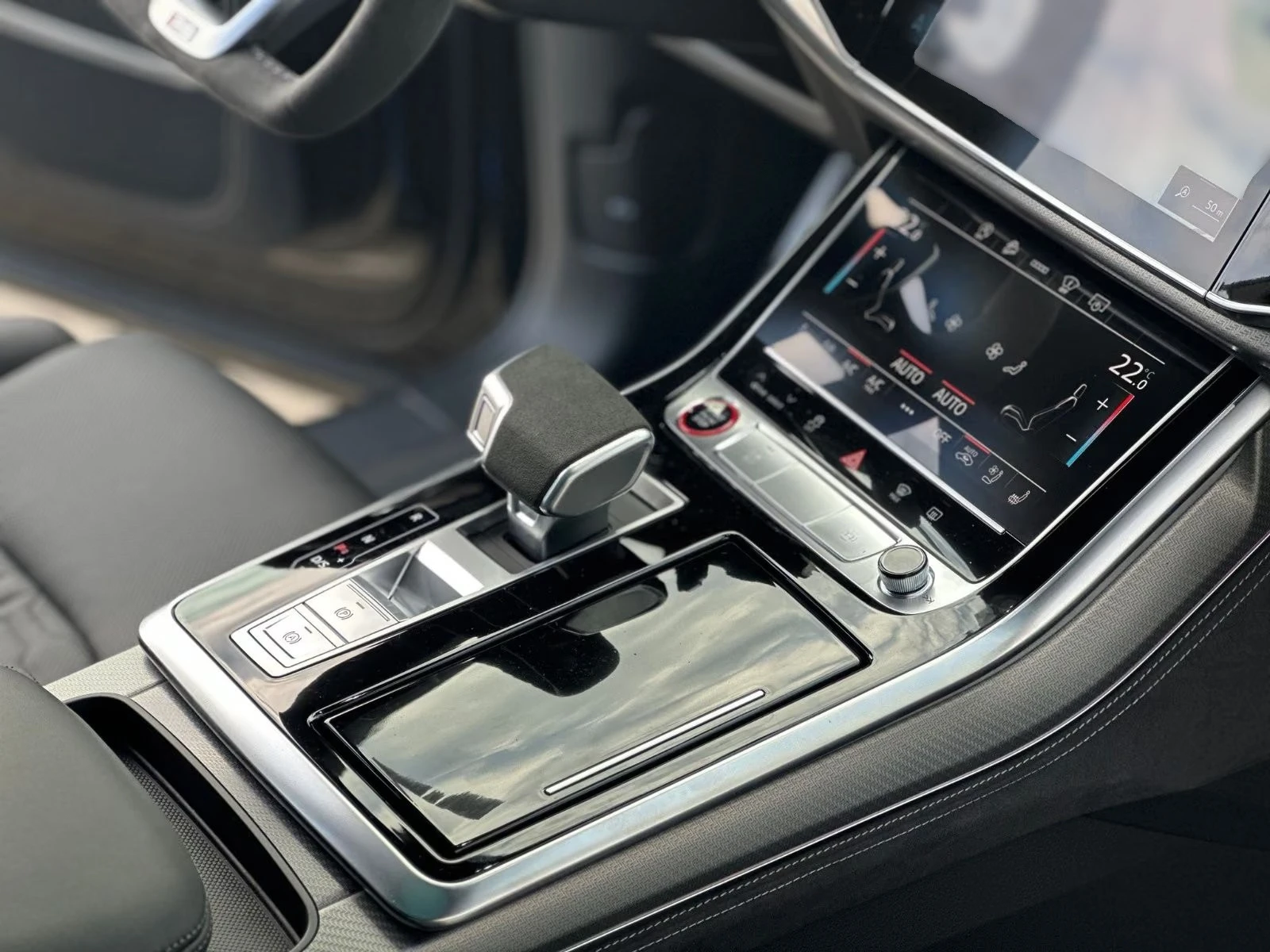 Audi RSQ8 PERFORMANCE / CERAMIC / MATRIX / BLACK OPTIC / HUD, снимка 16 - Автомобили и джипове - 56021209