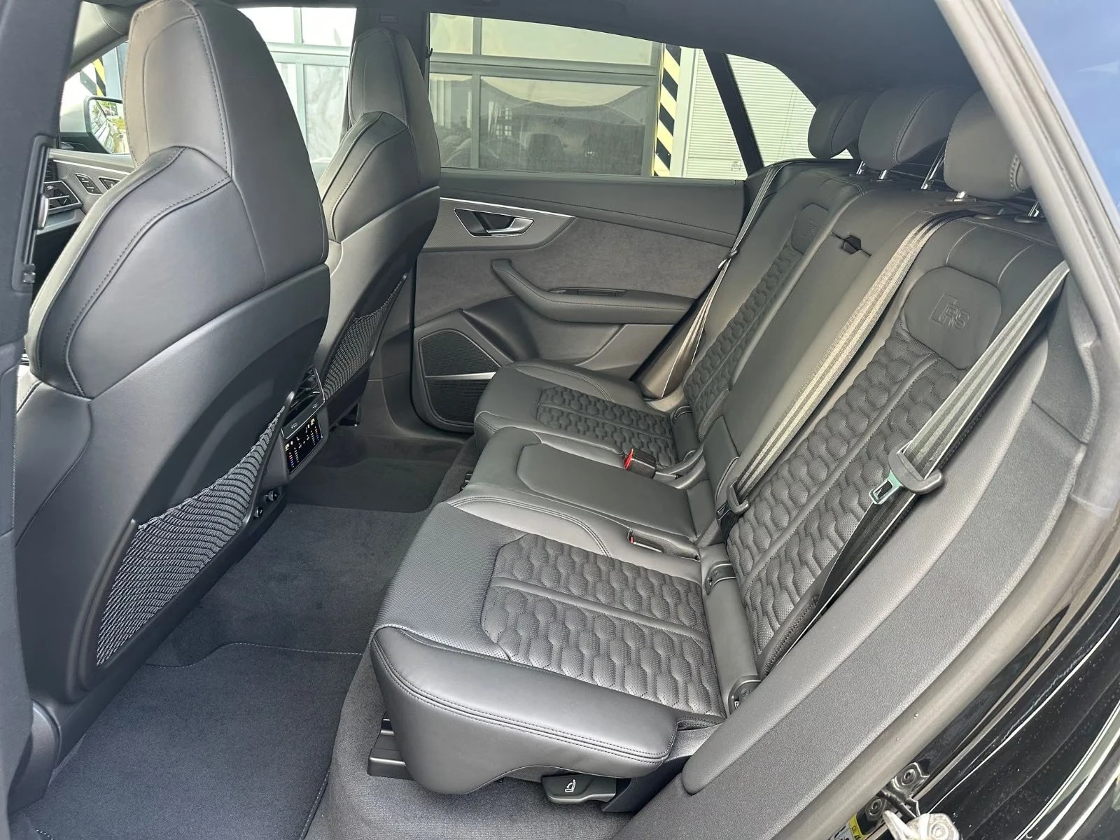 Audi RSQ8 PERFORMANCE / CERAMIC / MATRIX / BLACK OPTIC / HUD, снимка 17 - Автомобили и джипове - 56021209