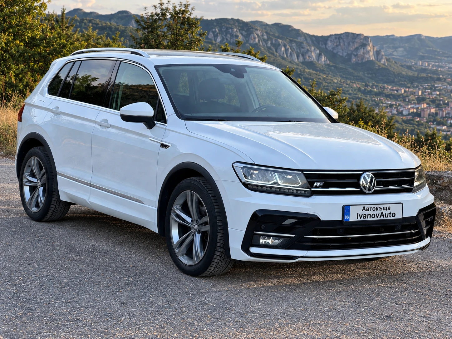 VW Tiguan 2.0TDI* R-Line* LED* NAVI
