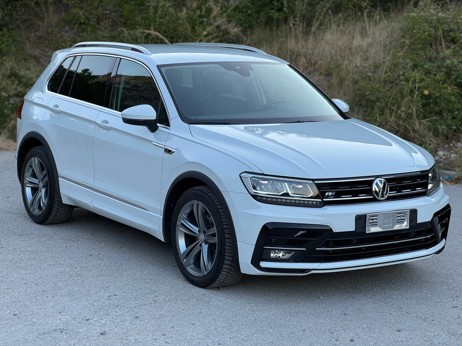 VW Tiguan 2.0TDI* R-Line* LED* NAVI | Mobile.bg � ����������� 3