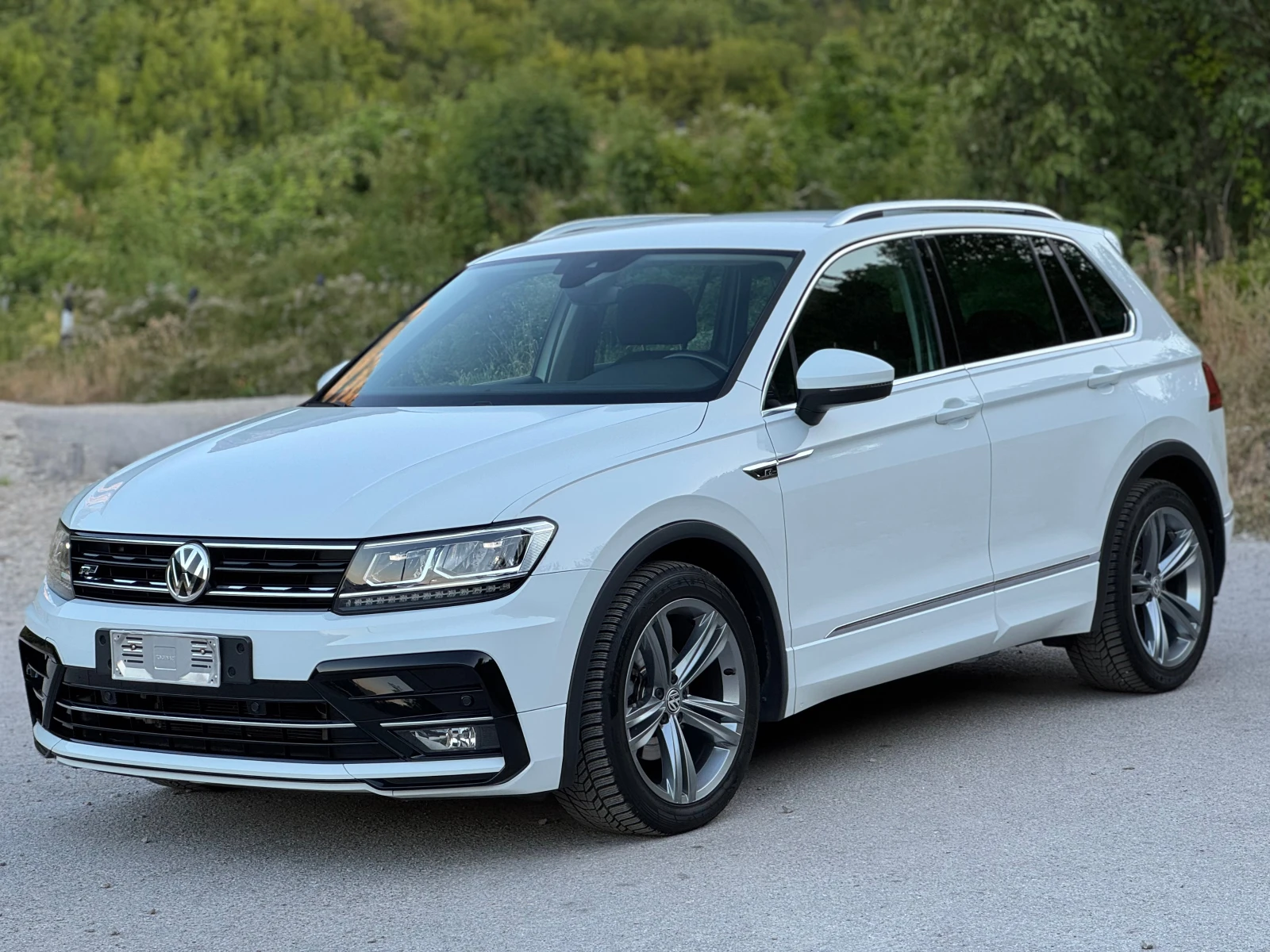 VW Tiguan 2.0TDI* R-Line* LED* NAVI | Mobile.bg � ����������� 2