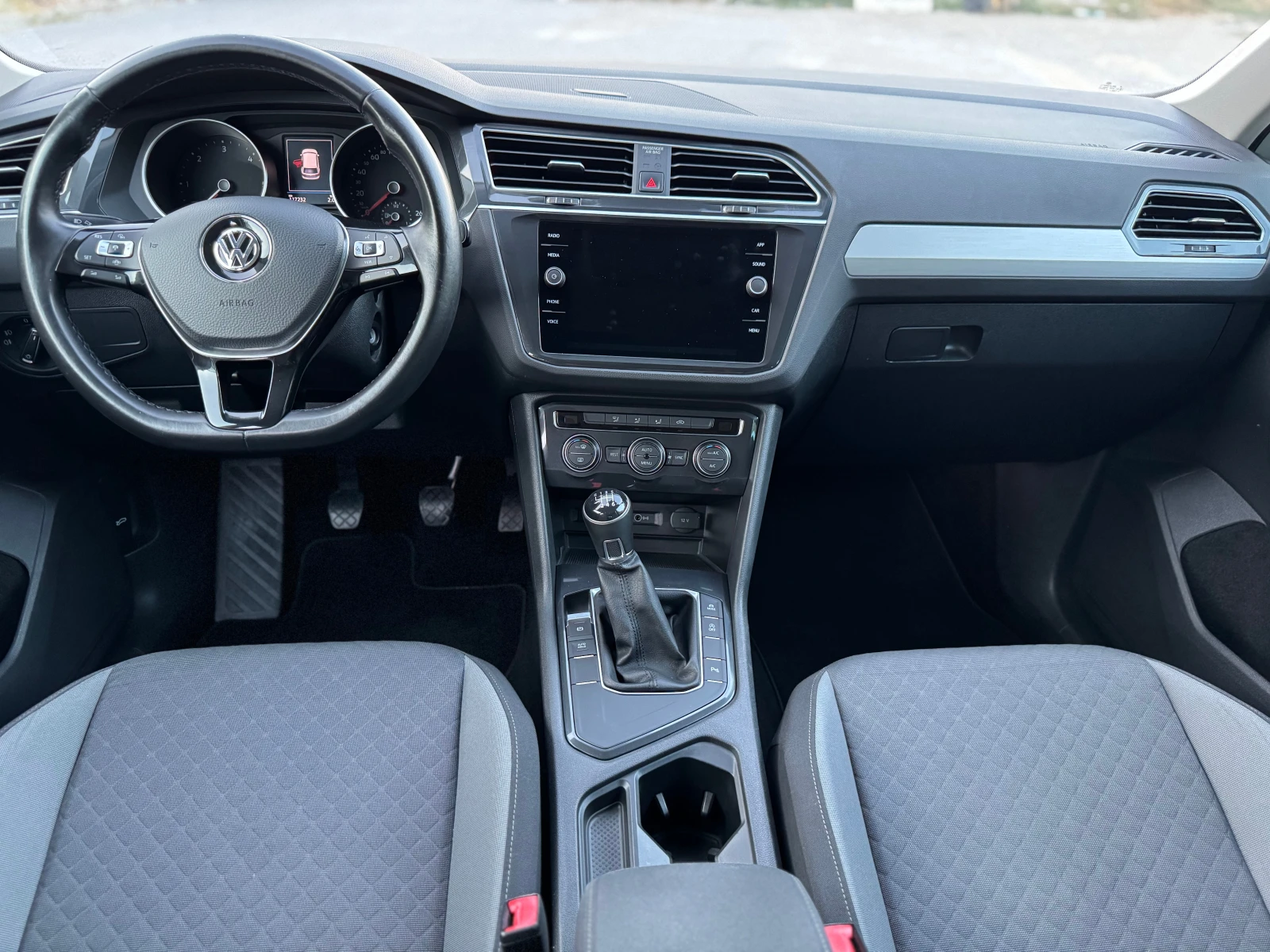 VW Tiguan 2.0TDI* R-Line* LED* NAVI | Mobile.bg � ����������� 11