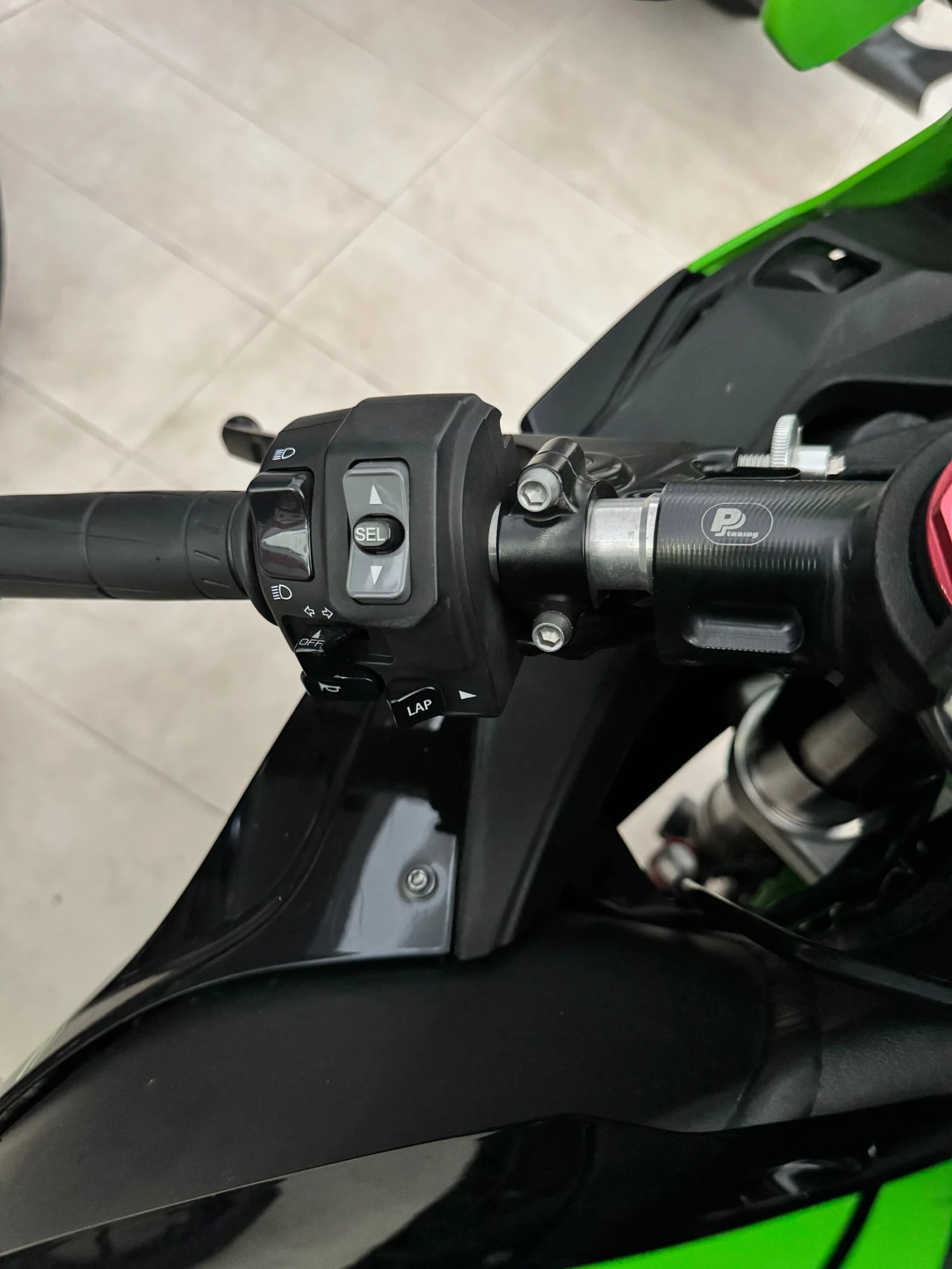 Kawasaki Zxr ZX-10R - изображение 8