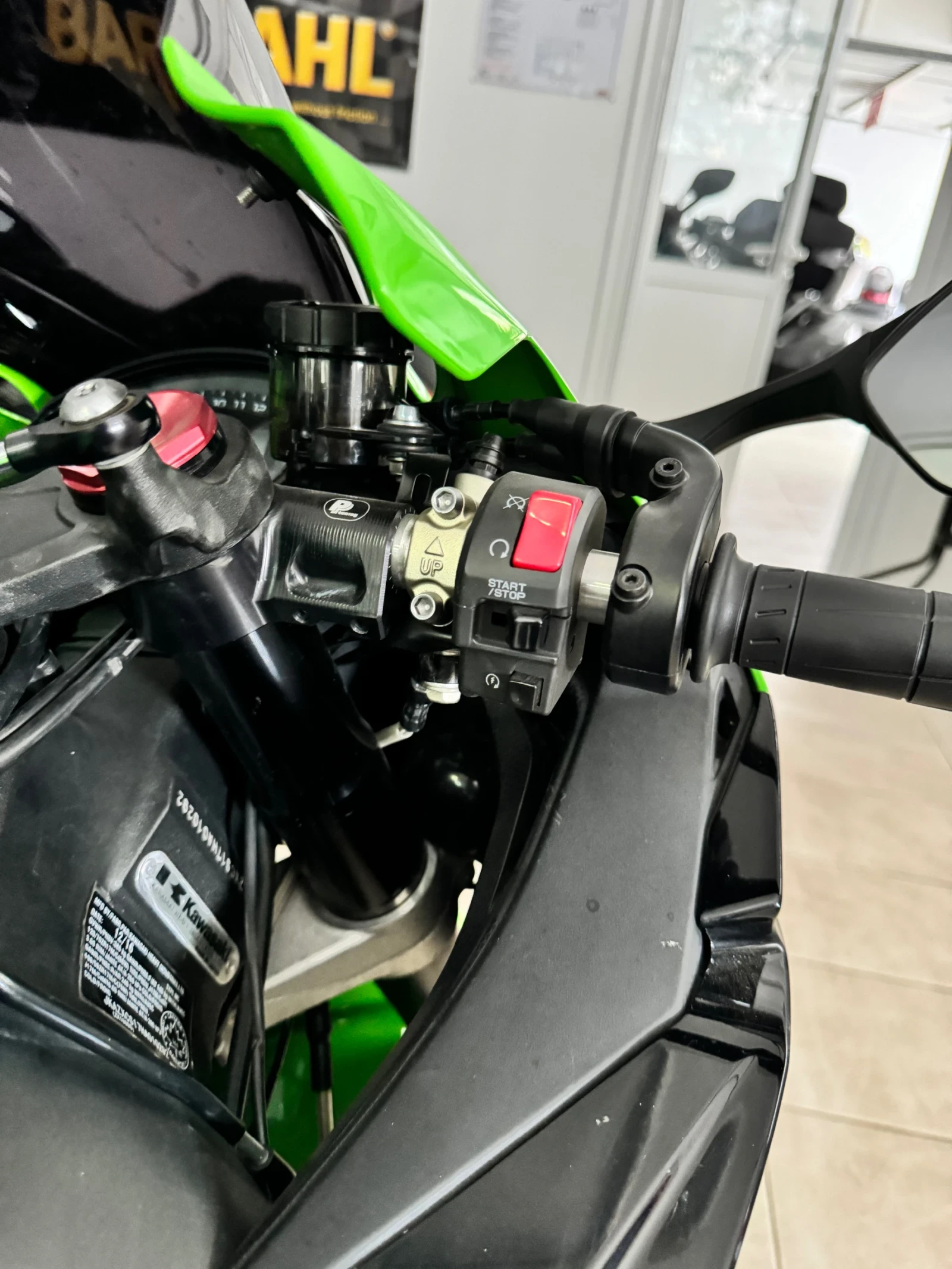 Kawasaki Zxr ZX-10R - изображение 6