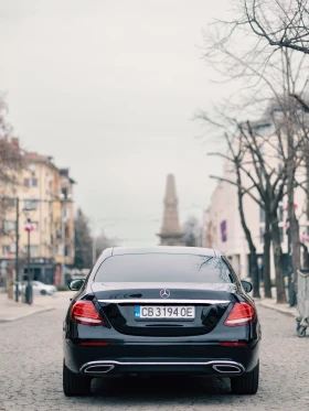 Mercedes-Benz E 220 AMG Line , снимка 3
