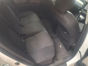 Toyota Avensis 1.6 НА ЧАСТИ , снимка 3