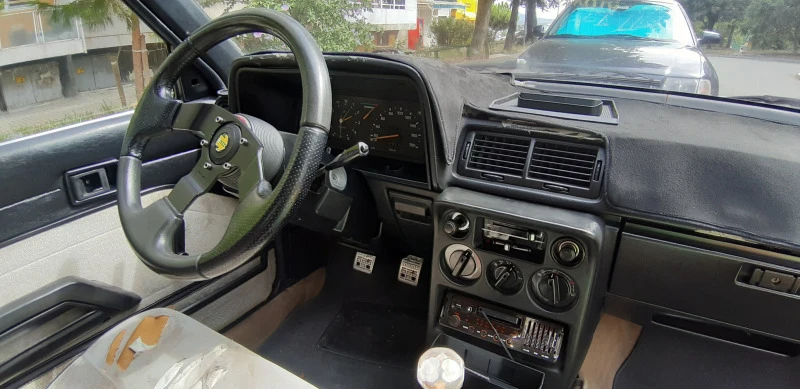 Toyota Carina 1.6 2T, снимка 13 - Автомобили и джипове - 47188272