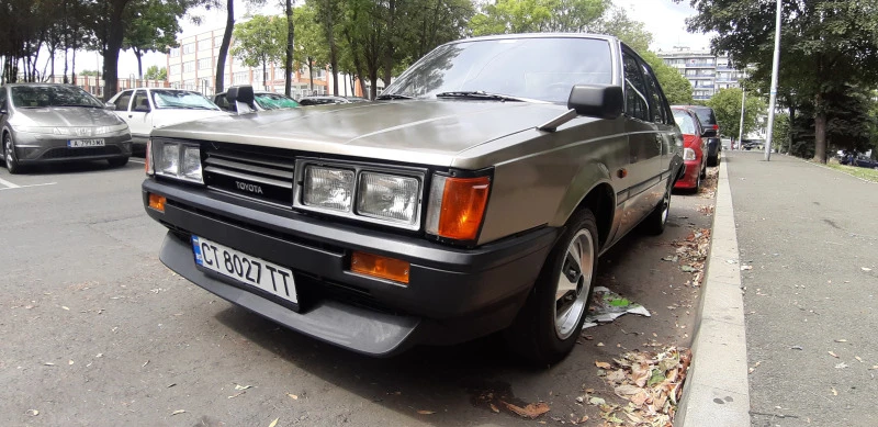 Toyota Carina 1.6 2T, снимка 1 - Автомобили и джипове - 47188272