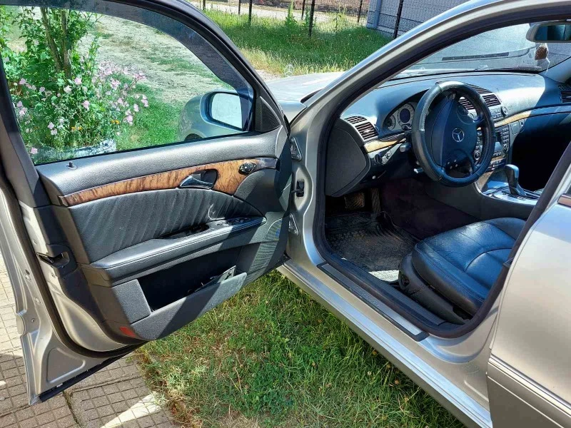 Mercedes-Benz E 270, снимка 5 - Автомобили и джипове - 47065095