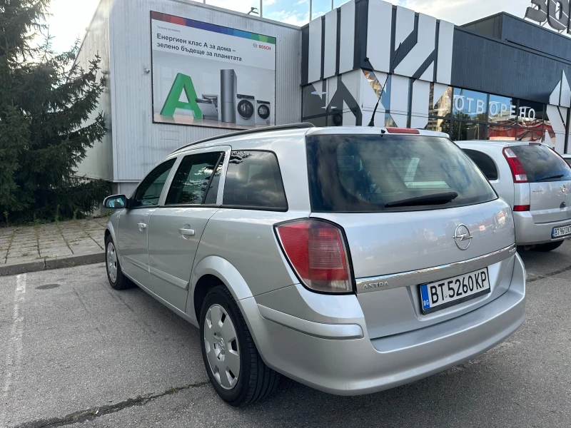 Opel Astra 1.9 CDTI, снимка 4 - Автомобили и джипове - 47275721