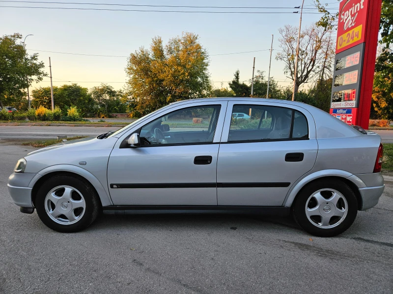 Opel Astra 1.6, 84к.с., като нова!, снимка 8 - Автомобили и джипове - 47584449