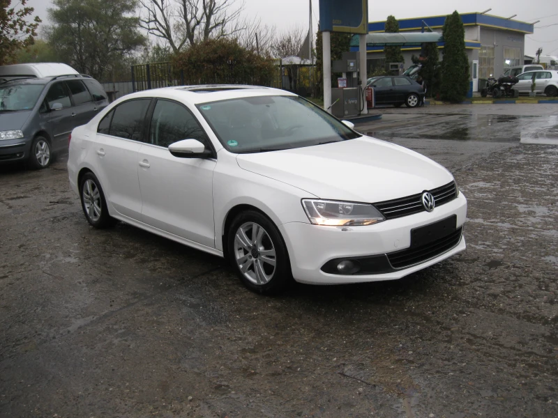 VW Jetta  2.0 140 кс  КОЖЕН САЛОН , снимка 3 - Автомобили и джипове - 47964127