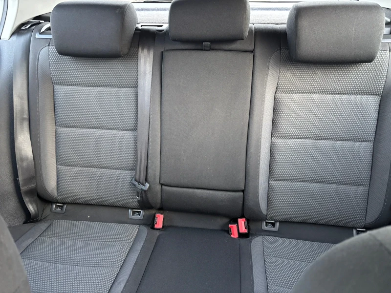 VW Golf 1.6 LPG, снимка 9 - Автомобили и джипове - 49483268