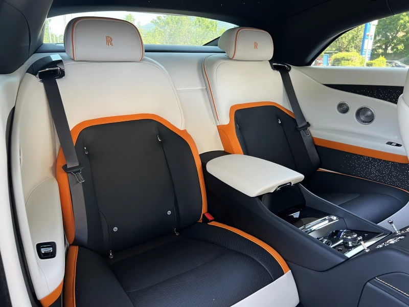 Rolls-Royce Spectre /SHOOTING STAR/STARLIGH/BESPOKE/HEAD UP/360/FASCIA, снимка 15 - Автомобили и джипове - 50909329