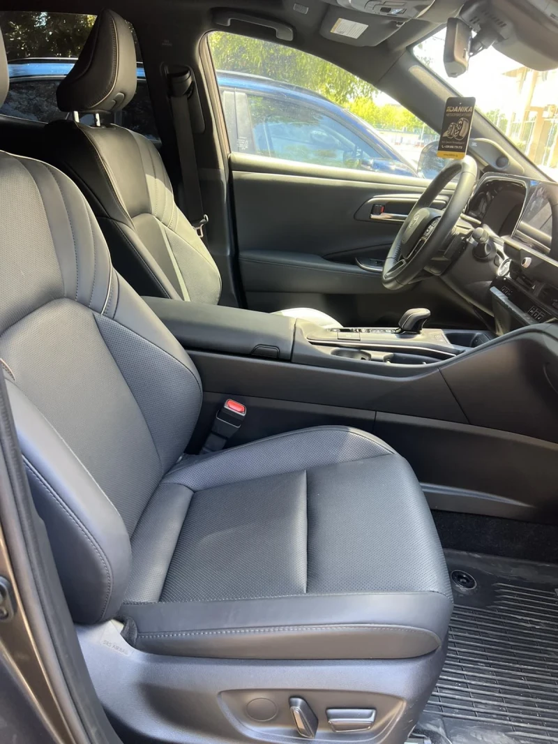 Toyota Crown, снимка 3 - Автомобили и джипове - 51340439