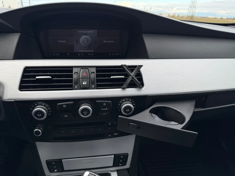 BMW 530 M-pack/Full, снимка 10 - Автомобили и джипове - 52460350