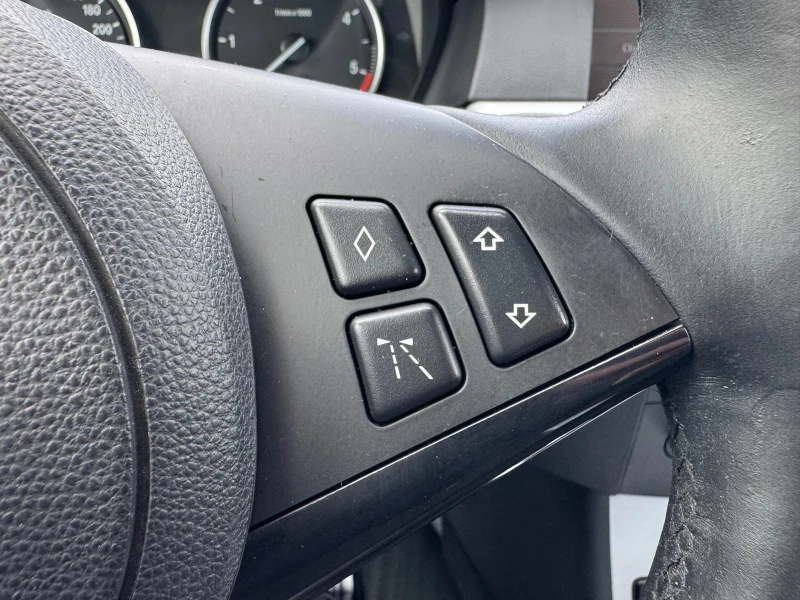 BMW 530 M-pack/Full, снимка 11 - Автомобили и джипове - 52460350