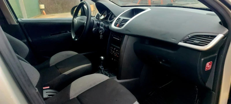 Peugeot 207 1.4I 75к.с. COLOR, снимка 8 - Автомобили и джипове - 53060626