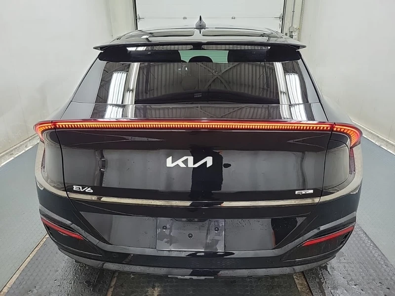 Kia EV6 * LAND W/GT LINE PKG * CARFAX * БЕЗ ПЪРВОНАЧАЛНА В, снимка 5 - Автомобили и джипове - 53145473