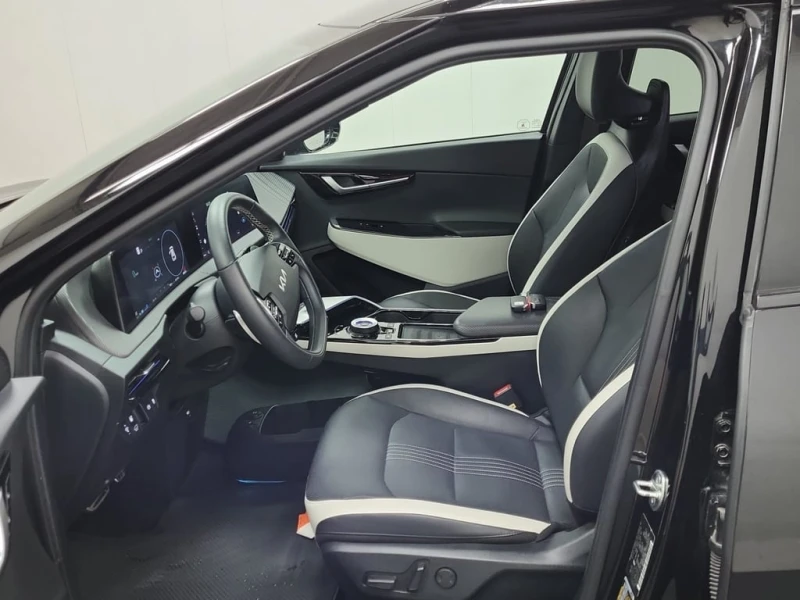 Kia EV6 * LAND W/GT LINE PKG * CARFAX * БЕЗ ПЪРВОНАЧАЛНА В, снимка 8 - Автомобили и джипове - 53145473