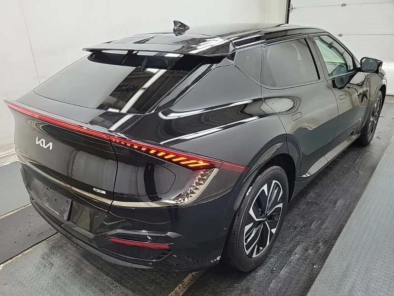 Kia EV6 * LAND W/GT LINE PKG * CARFAX * БЕЗ ПЪРВОНАЧАЛНА В, снимка 4 - Автомобили и джипове - 53145473