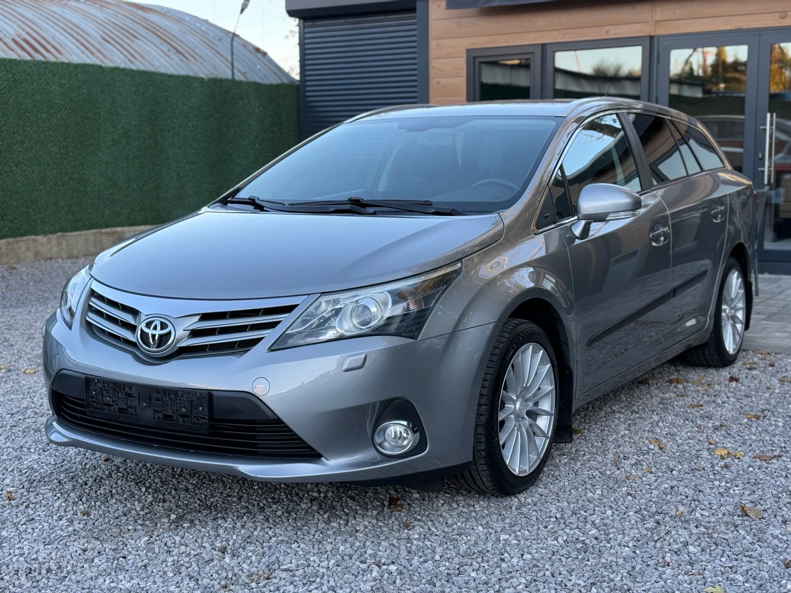 Toyota Avensis SW/1.8i/147hp/Камера, снимка 1
