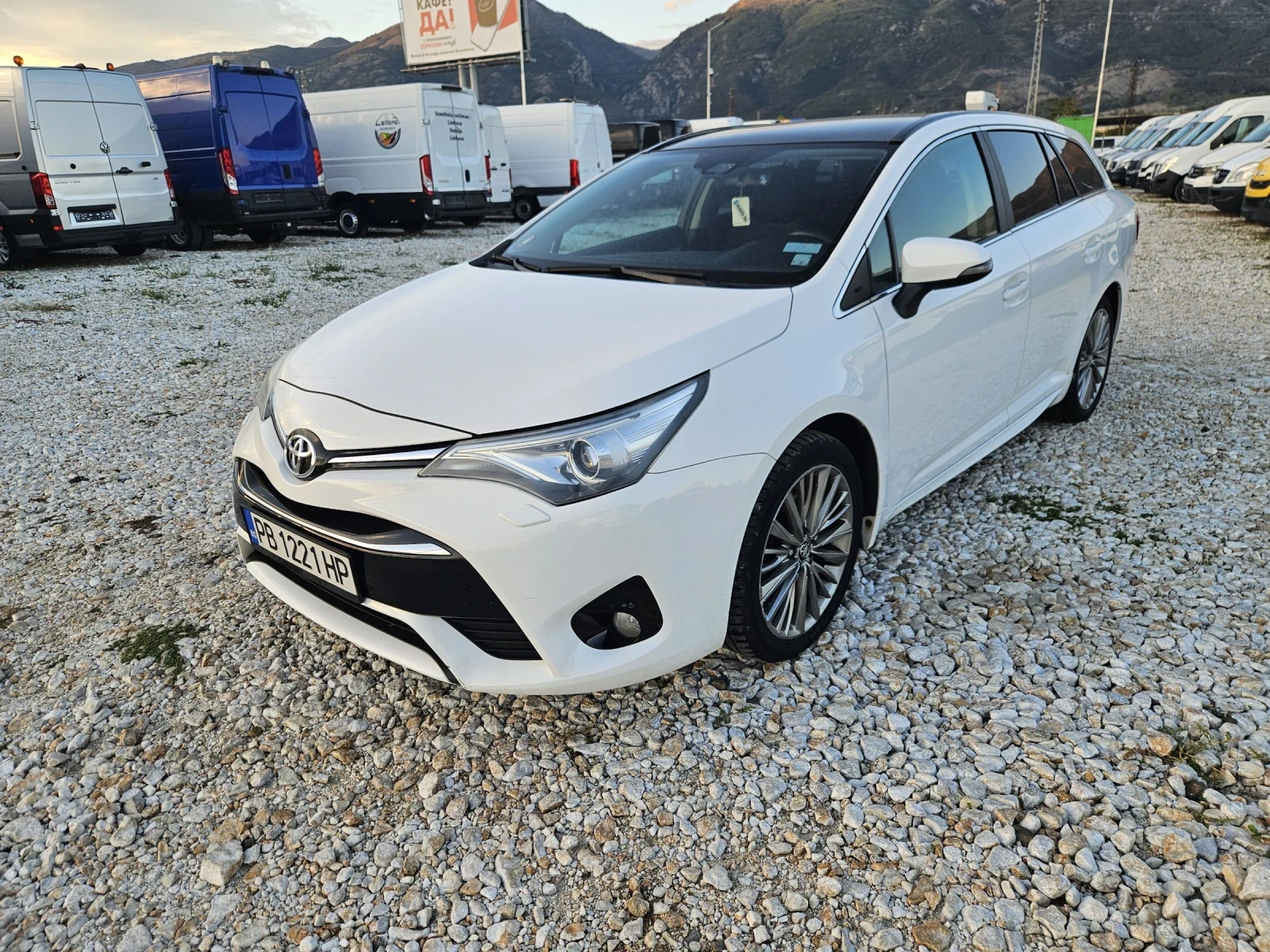 Toyota Avensis 2.0 D4-D, Панорама, Нави  - [1] 