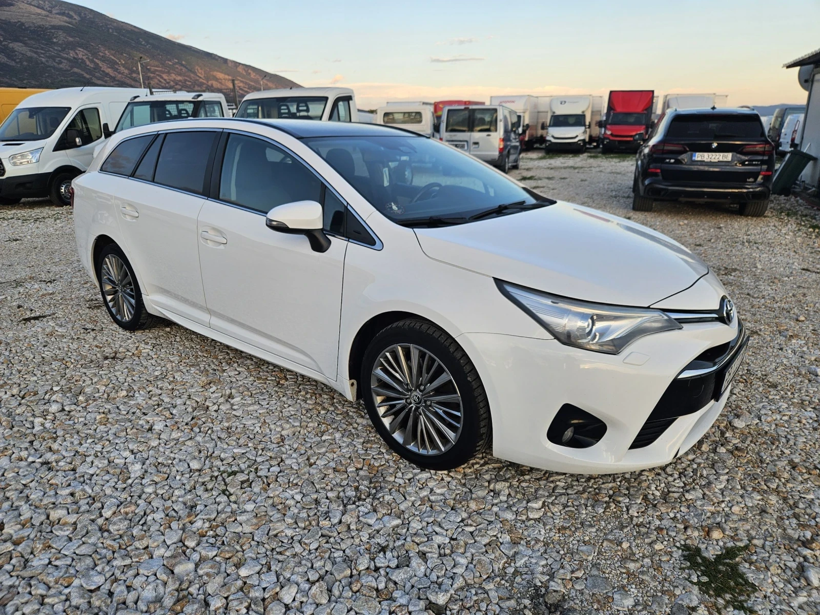 Toyota Avensis 2.0 D4-D, Панорама, Нави  - изображение 7