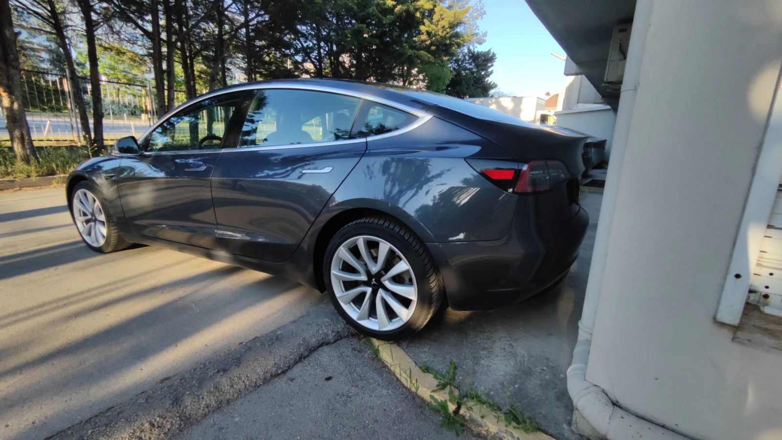 Tesla Model 3 LONG RANGE AWD - изображение 3