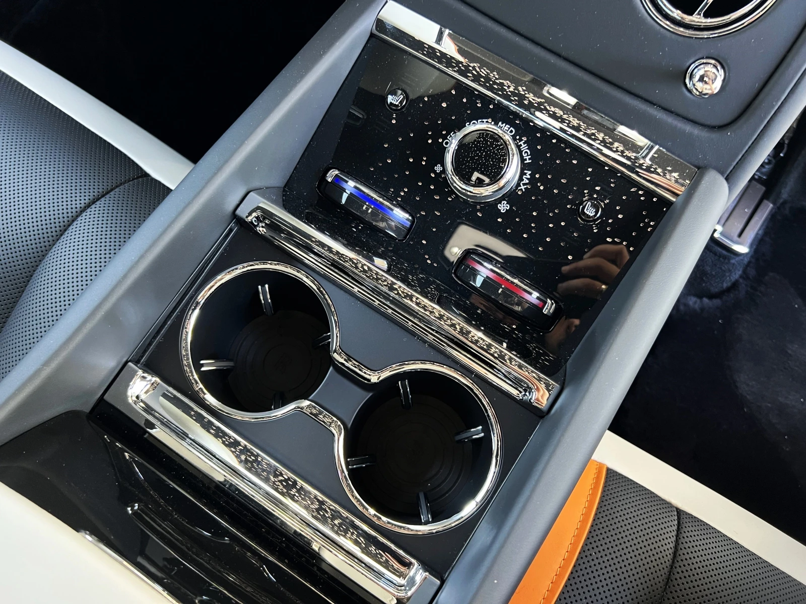 Rolls-Royce Spectre /SHOOTING STAR/STARLIGH/BESPOKE/HEAD UP/360/FASCIA | Mobile.bg   16