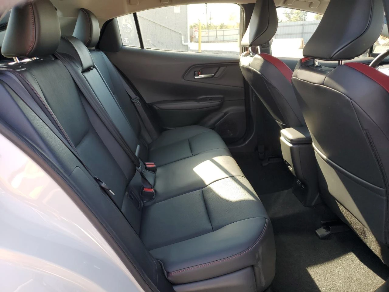 Toyota Prius SE - изображение 10