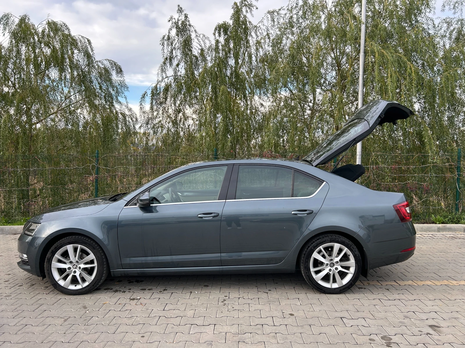 Skoda Octavia III       1.6 TDI | Mobile.bg   5