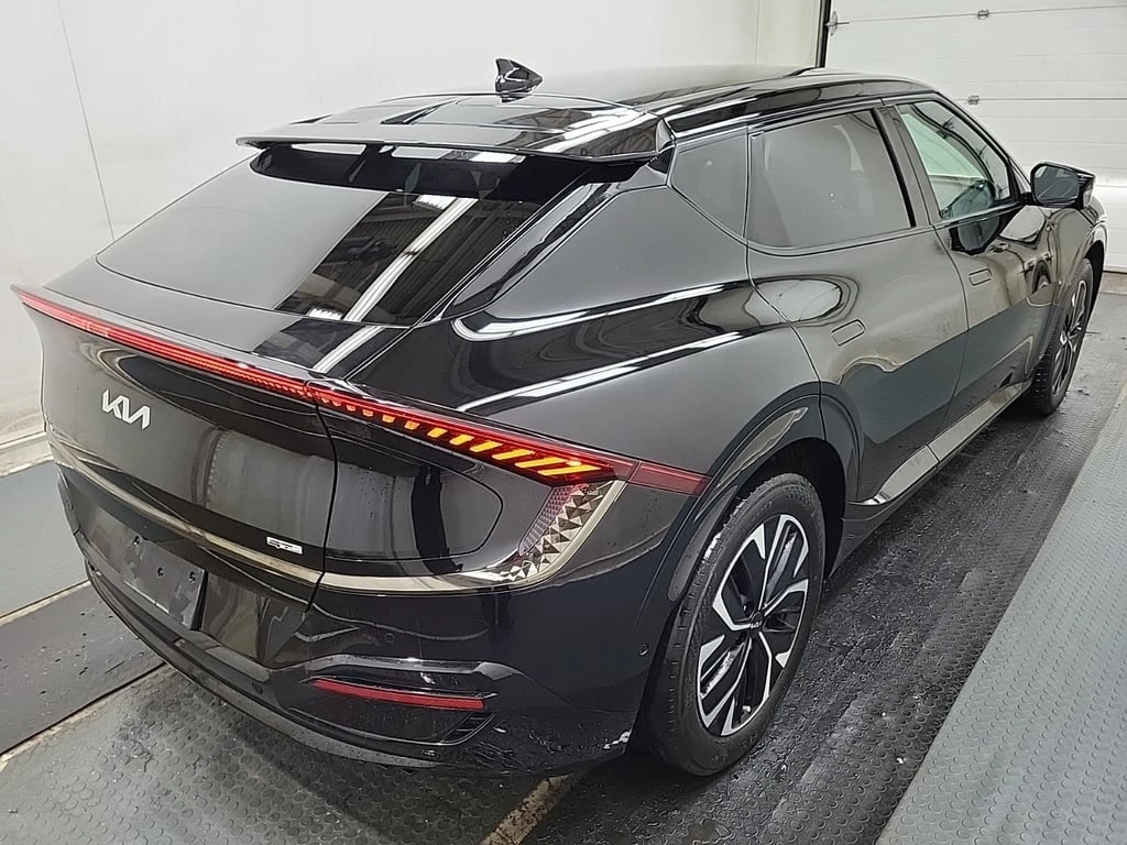 Kia EV6 * LAND W/GT LINE PKG * CARFAX * БЕЗ ПЪРВОНАЧАЛНА В - изображение 4