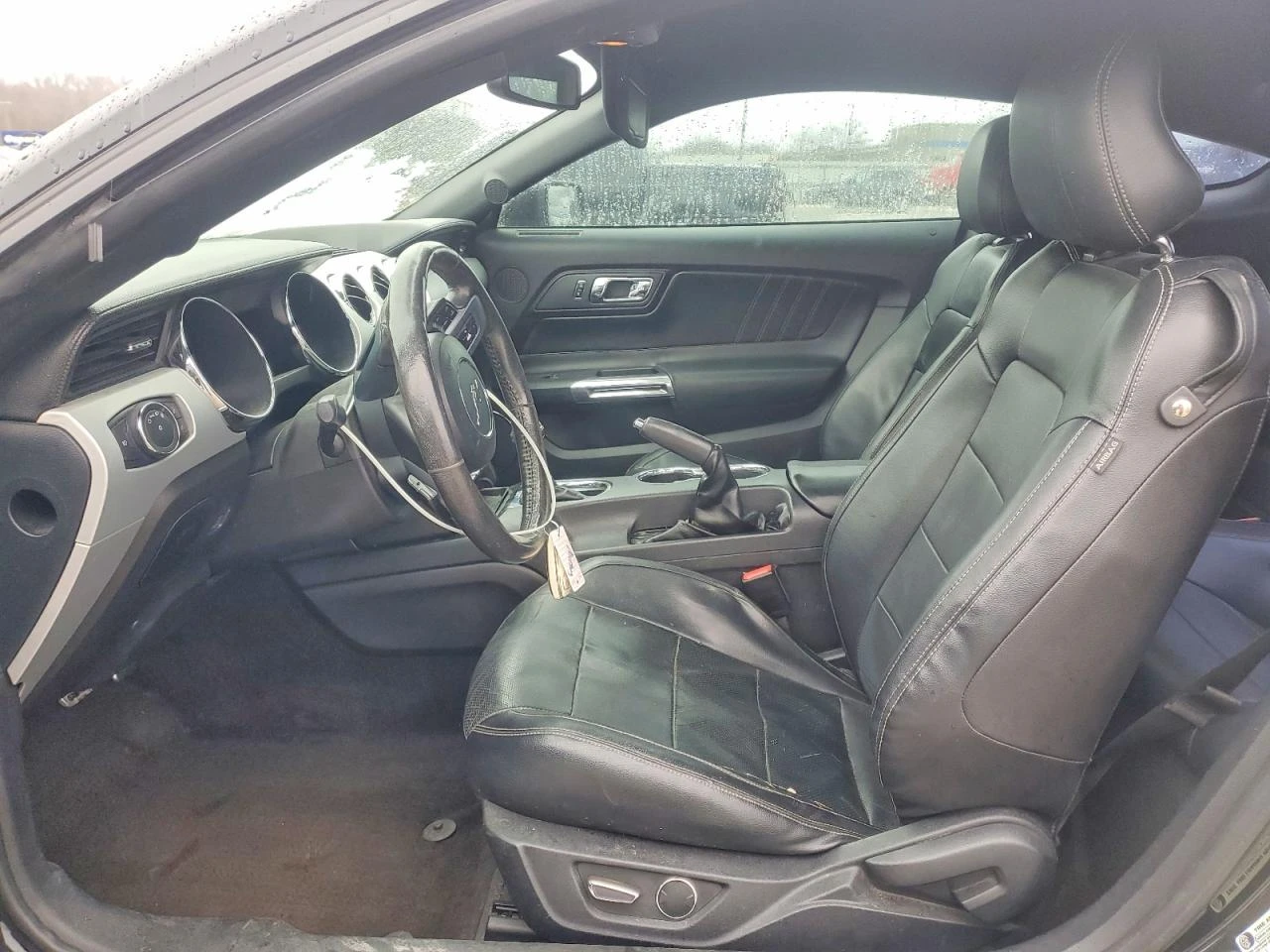 Ford Mustang GT 5.0 V8 - изображение 7