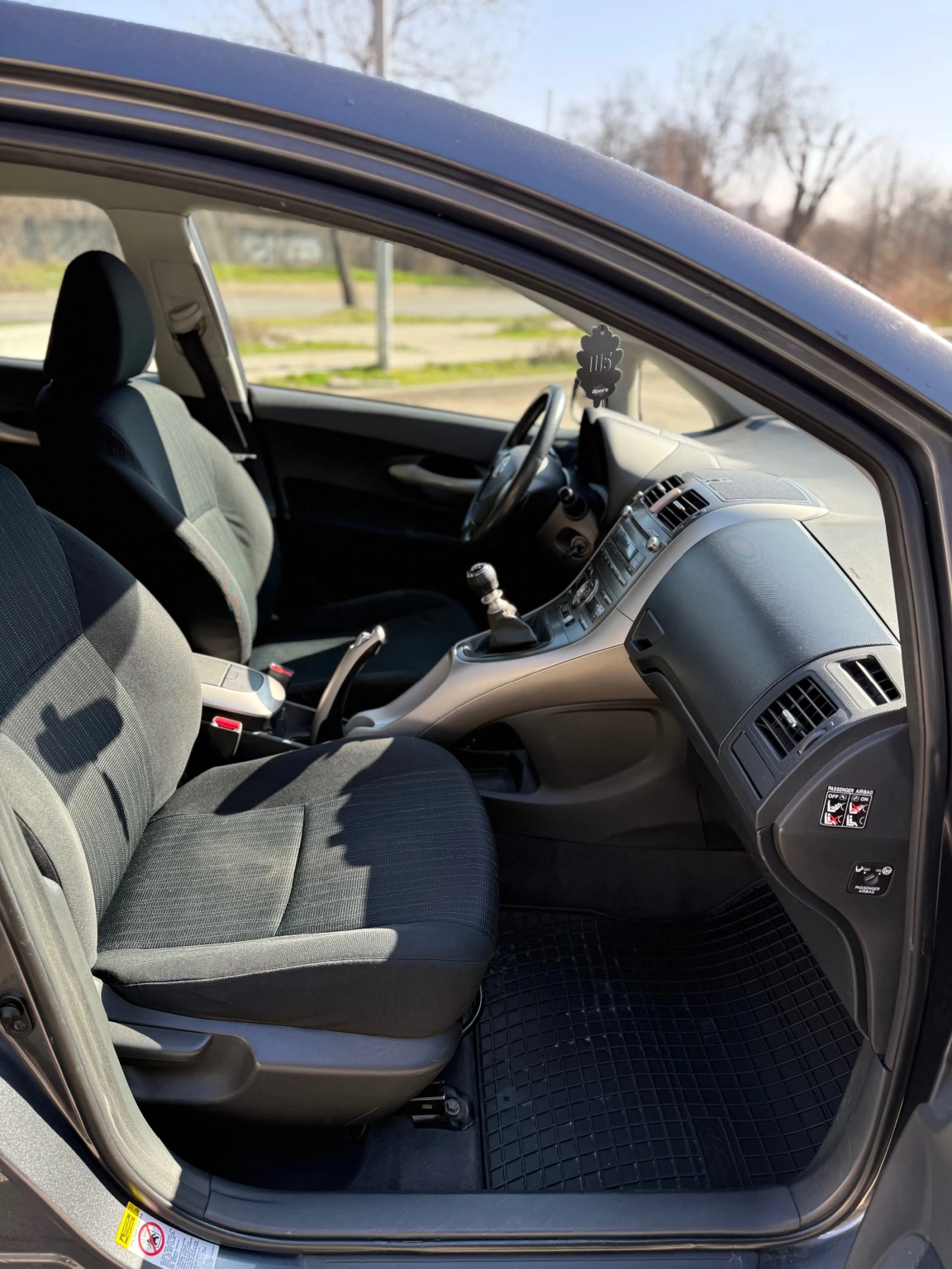 Toyota Auris 2.0 D4D, снимка 8 - Автомобили и джипове - 53896077