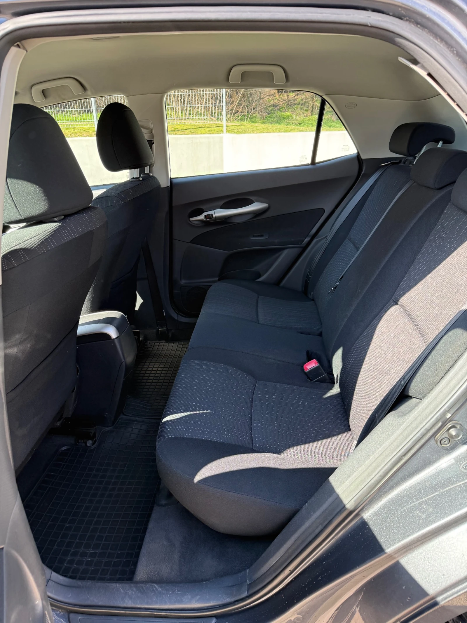 Toyota Auris 2.0 D4D, снимка 9 - Автомобили и джипове - 53896077