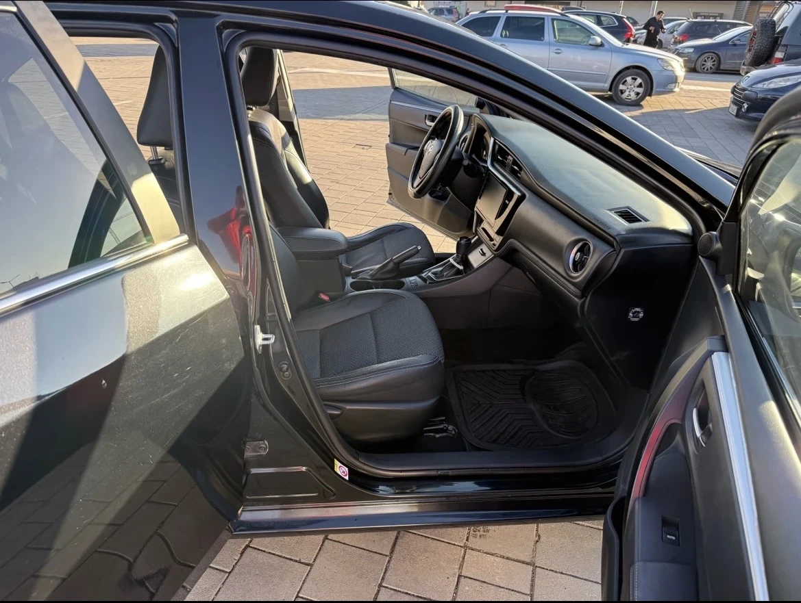 Toyota Corolla, снимка 12 - Автомобили и джипове - 54246497