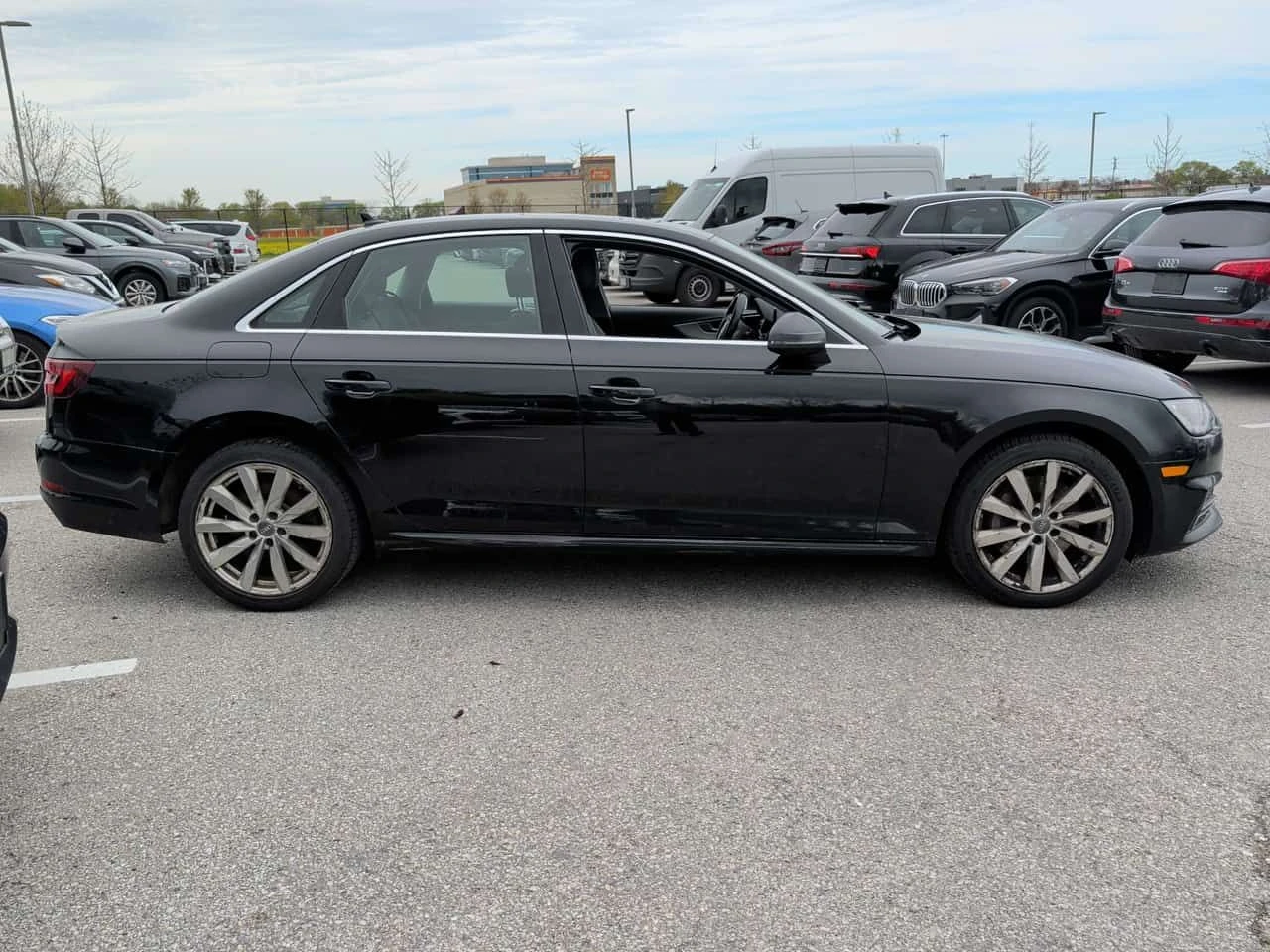 Audi A4 QUATTRO * ГЛАВНО ПРЕДСТАВИТЕЛСТВО НА AUDI* , снимка 4 - Автомобили и джипове - 54616533