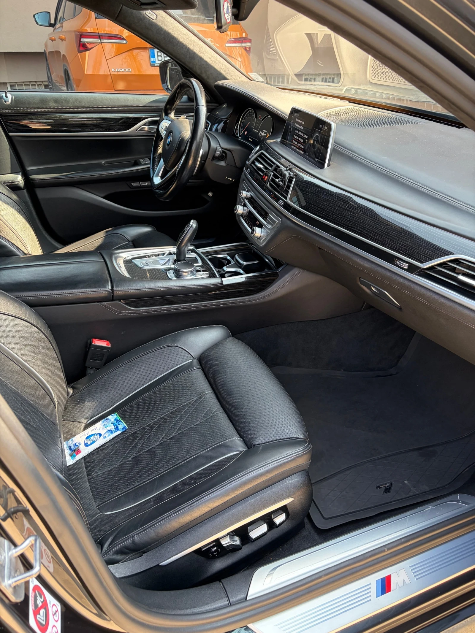 BMW 750 M-sport/Laser, снимка 11 - Автомобили и джипове - 54651145