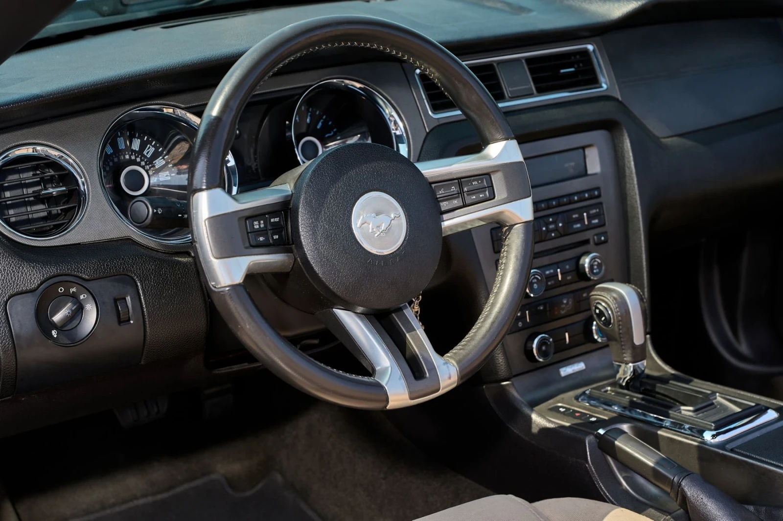Ford Mustang Кабрио, снимка 9 - Автомобили и джипове - 54842834