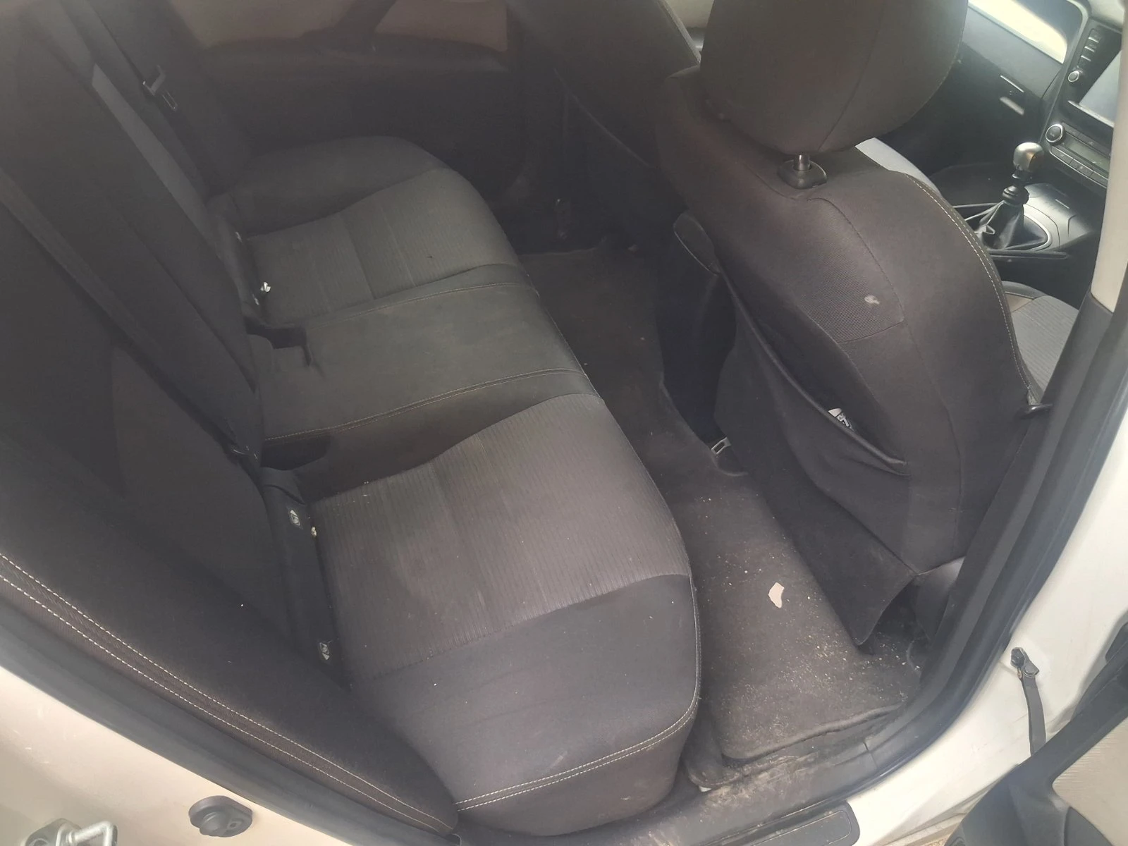 Toyota Avensis 1.6 НА ЧАСТИ , снимка 3 - Автомобили и джипове - 55070399