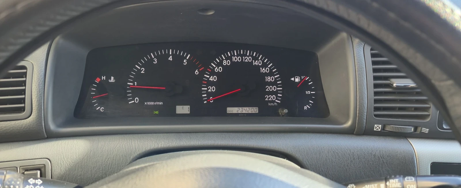 Toyota Corolla 1.4, снимка 7 - Автомобили и джипове - 55405761