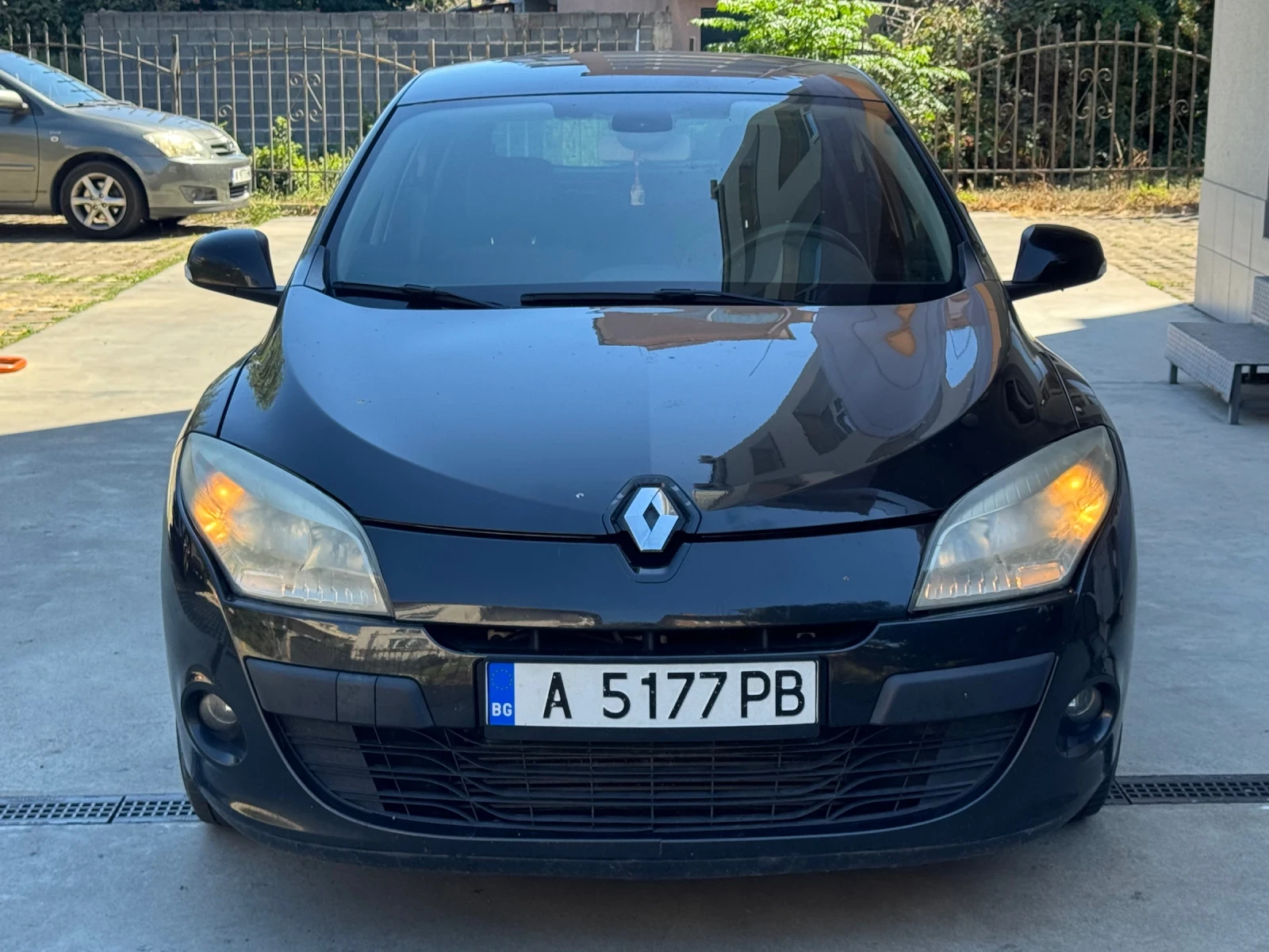 Renault Megane 1.5dCi 90 кс, снимка 2 - Автомобили и джипове - 55960954