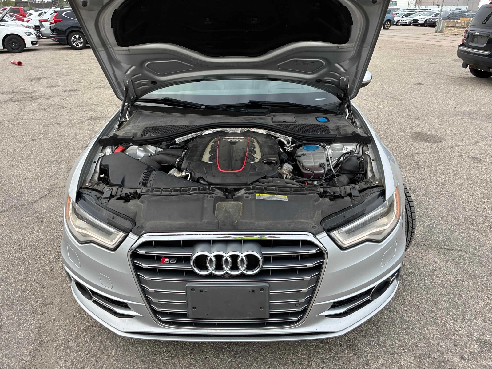 Audi S6  4dr Sdn / CARFAX / DISTRONIC / 360 / ОБДУХВАНЕ , снимка 14 - Автомобили и джипове - 56071571