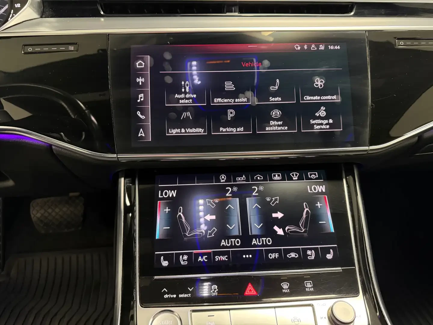 Audi A8 Long/60/SOFT/MATRIX/B&O/ВЪЗДУХ/ОБДУХ/ПАНОРАМА/, снимка 15 - Автомобили и джипове - 56180945