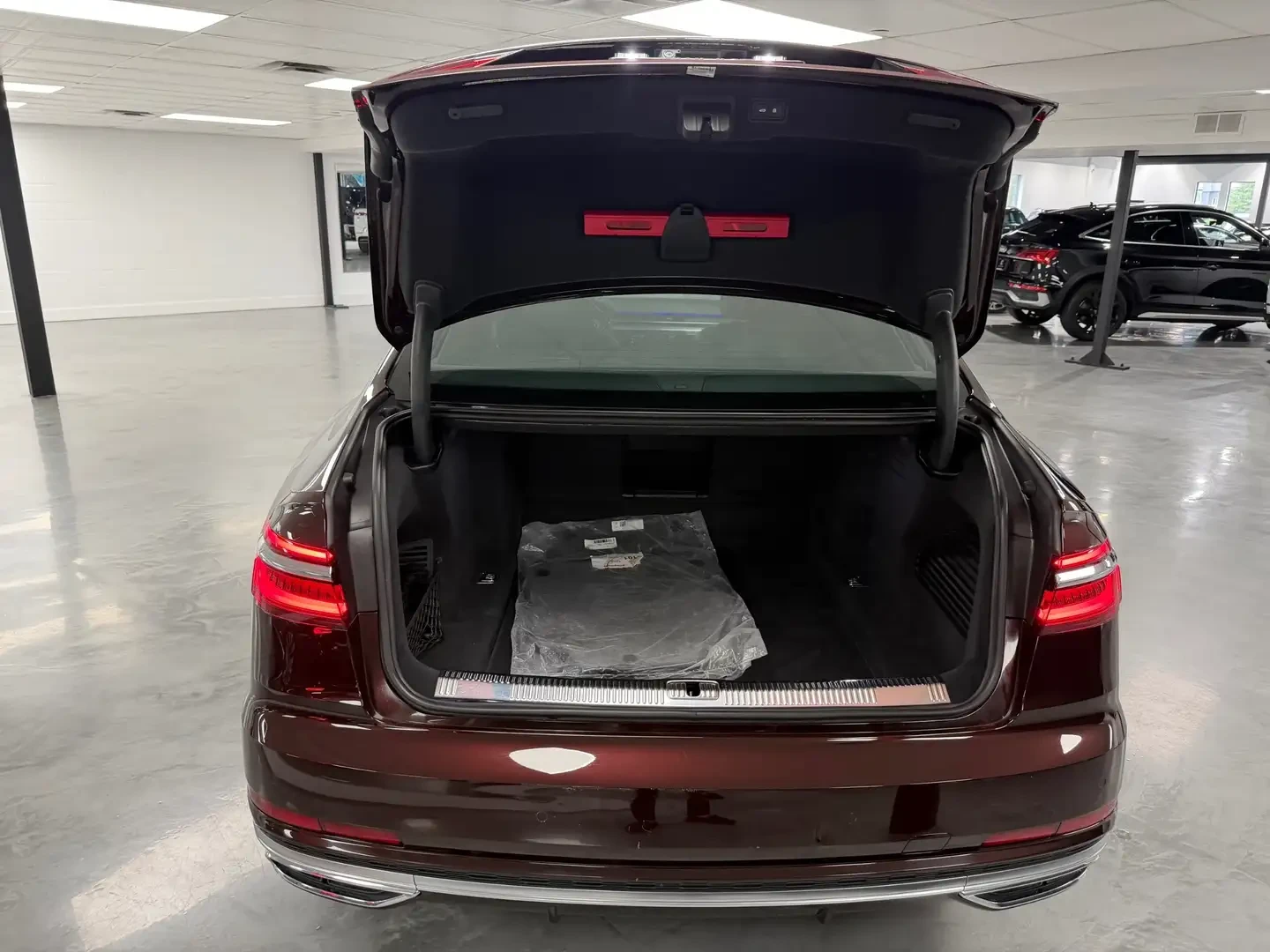 Audi A8 Long/60/SOFT/MATRIX/B&O/ВЪЗДУХ/ОБДУХ/ПАНОРАМА/, снимка 5 - Автомобили и джипове - 56180945
