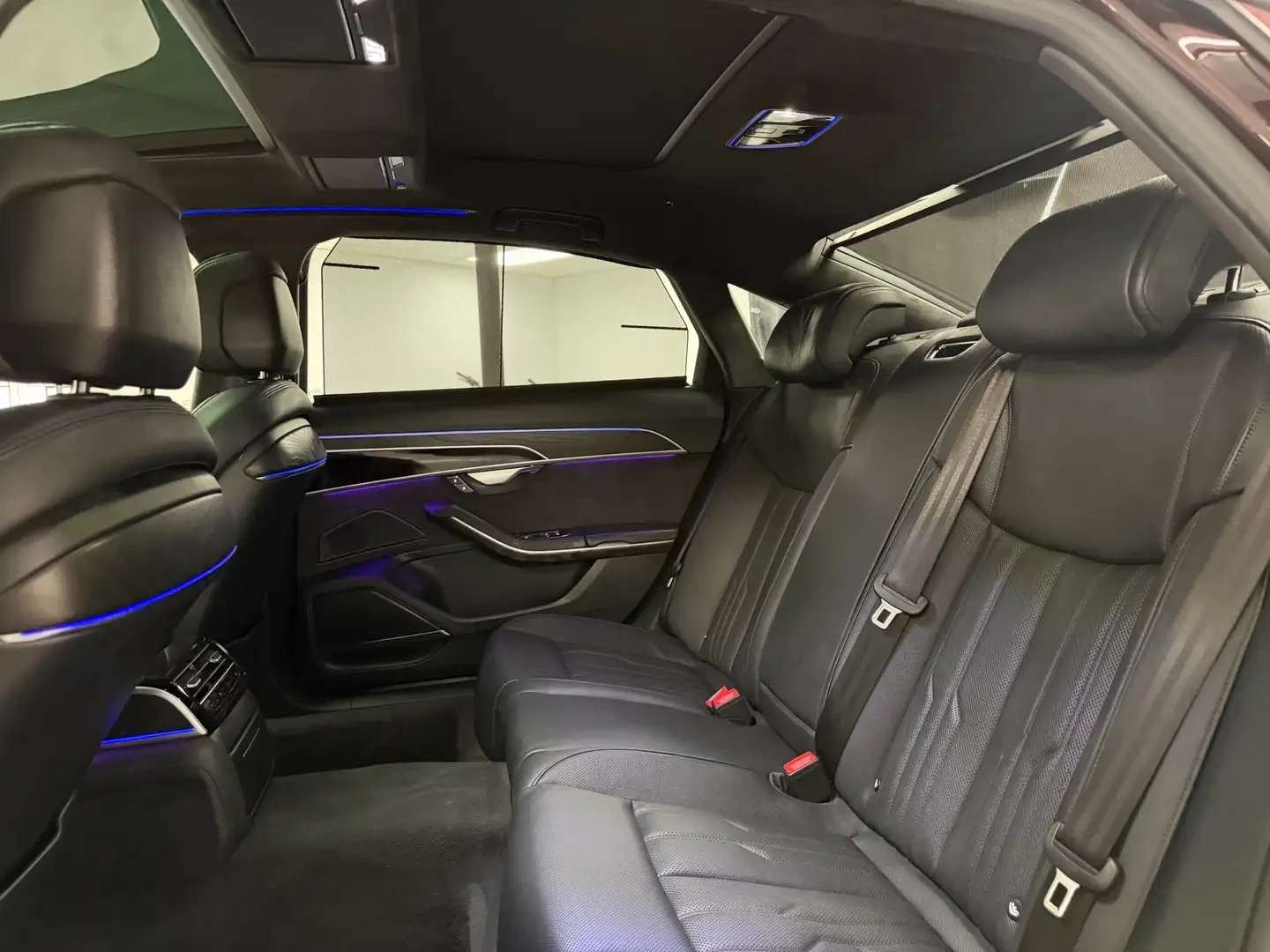 Audi A8 Long/60/SOFT/MATRIX/B&O/ВЪЗДУХ/ОБДУХ/ПАНОРАМА/, снимка 17 - Автомобили и джипове - 56180945