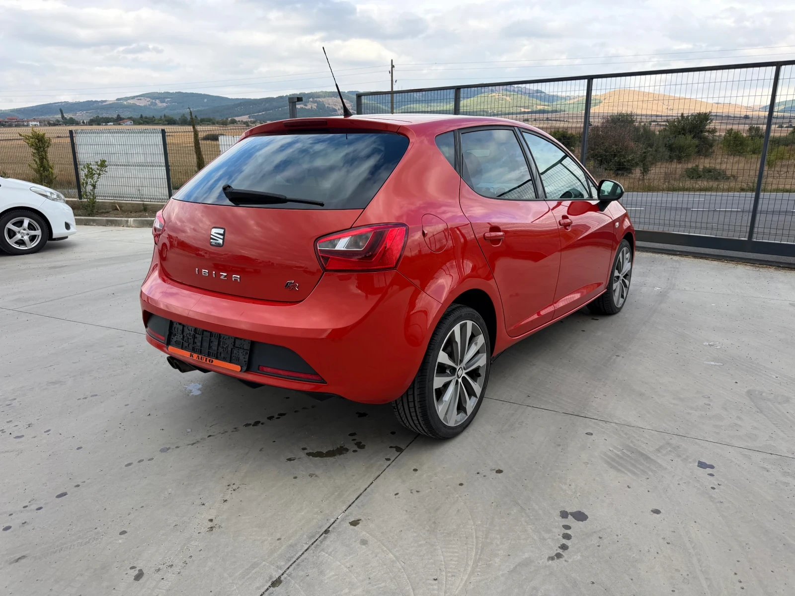 Seat Ibiza FR, Euro6, снимка 4 - Автомобили и джипове - 56235009