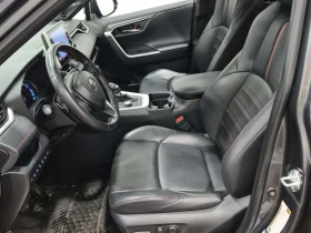 Toyota Rav4 * XSE * 2 КЛЮЧА* ПАНОРАМА* ПОДГРЕВИ* ОБДУХВАНЕ* , снимка 9