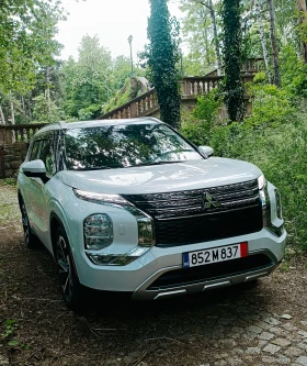 Mitsubishi Outlander 2.5i 4х4 s-Awd Premium LED, снимка 2